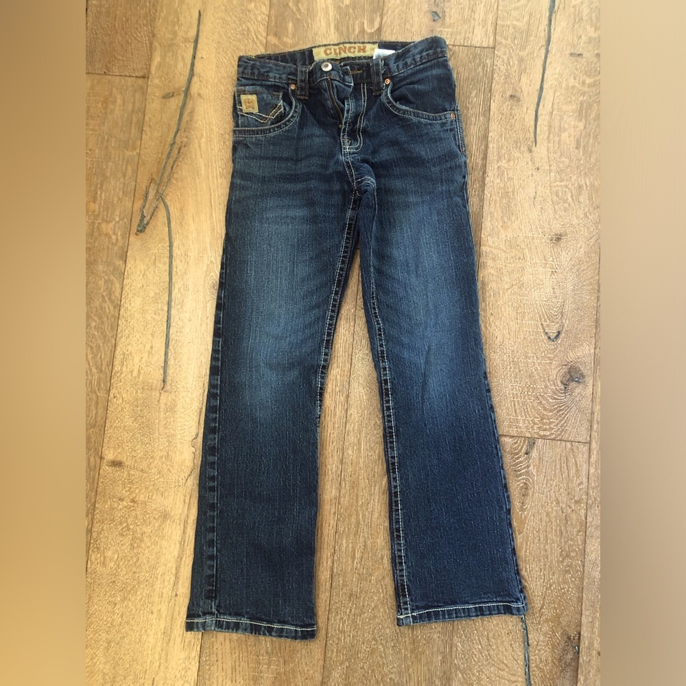 Cinch jeans.
Excellent used condition.